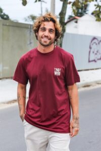 produto-camiseta-basica-no-war-good-times-vinho-1184