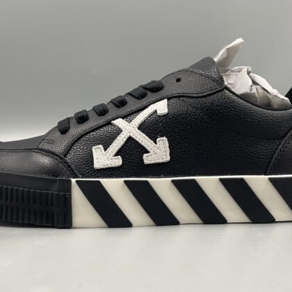 Off-White Vulcanized Low Black