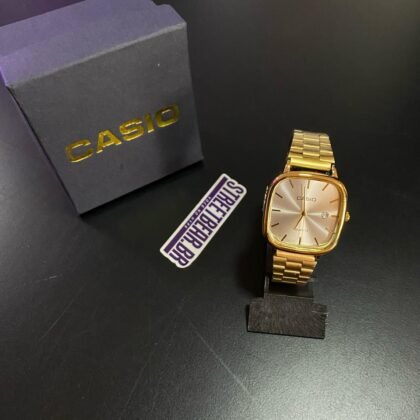 Relógio Casio Europe Dourado/Branco