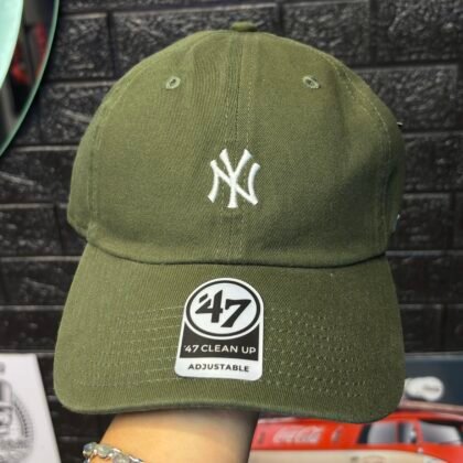 Boné NY Yankees "Mini Logo" Verde Militar 47 Brand
